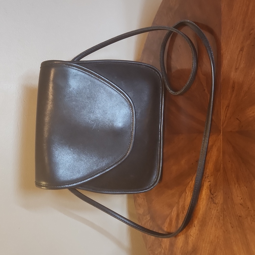 Vintage Coach. Crossbody excellent condition.